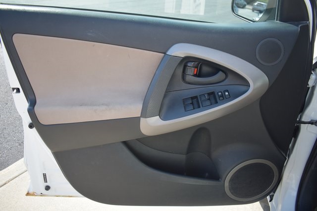 2008 Toyota RAV4 Base photo 7