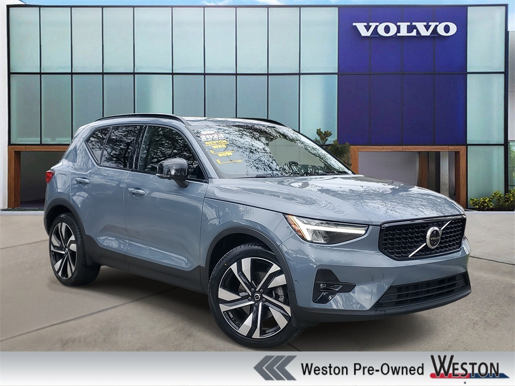 used 2023 Volvo XC40 car, priced at $26,995