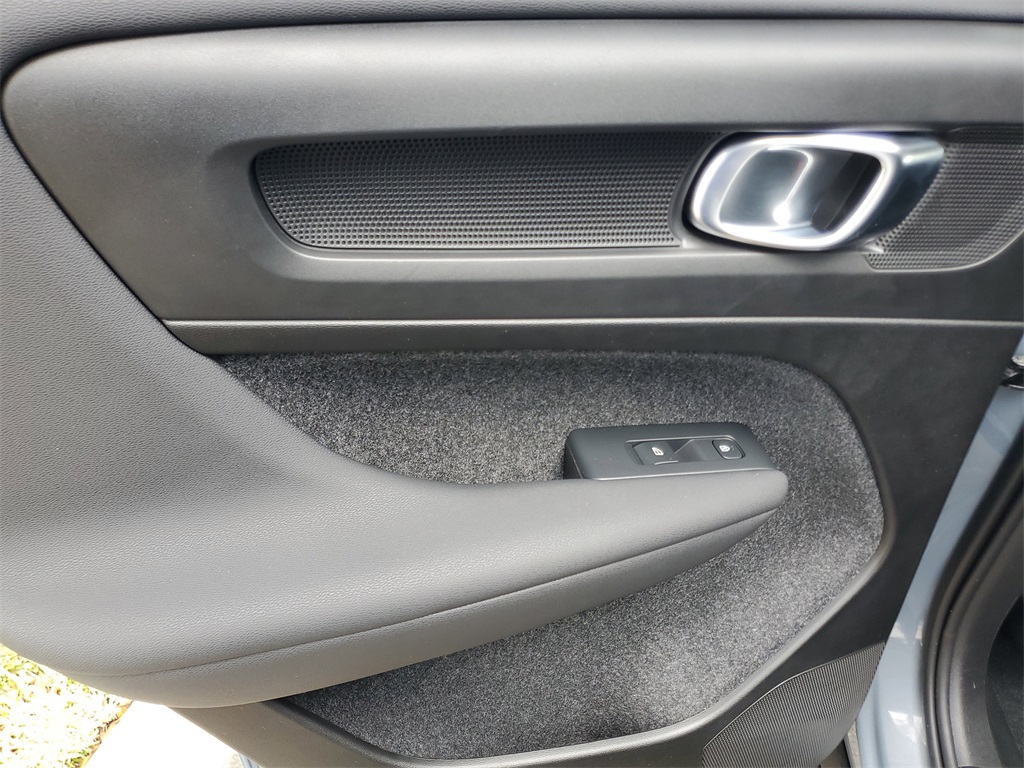 used 2023 Volvo XC40 car, priced at $26,995