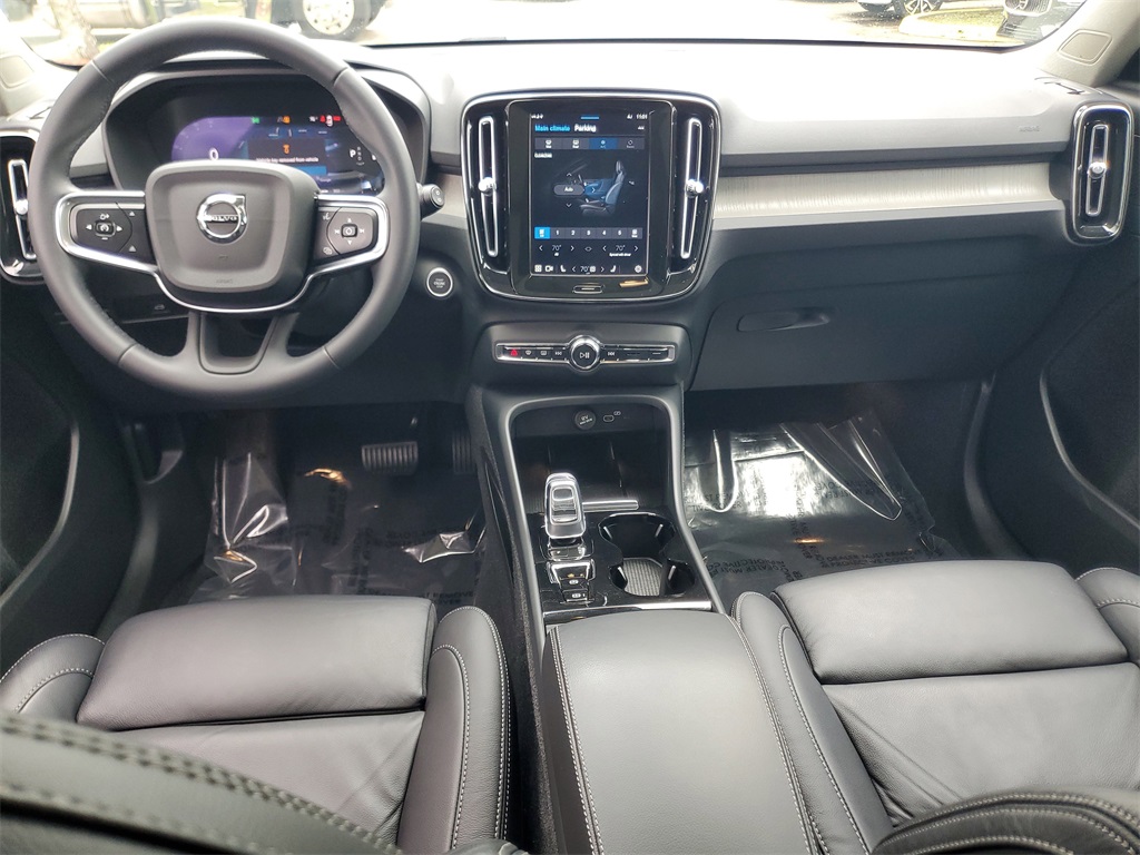 used 2023 Volvo XC40 car, priced at $26,995