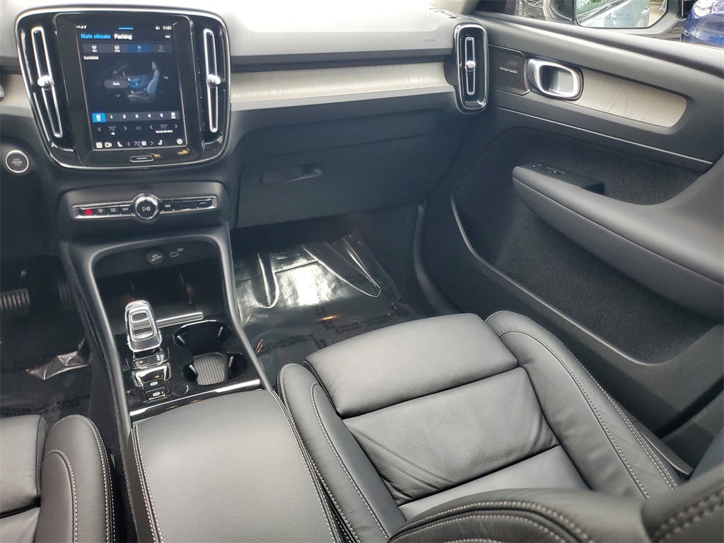 used 2023 Volvo XC40 car, priced at $26,995