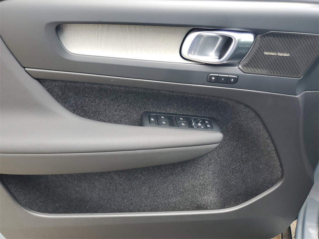 used 2023 Volvo XC40 car, priced at $26,995