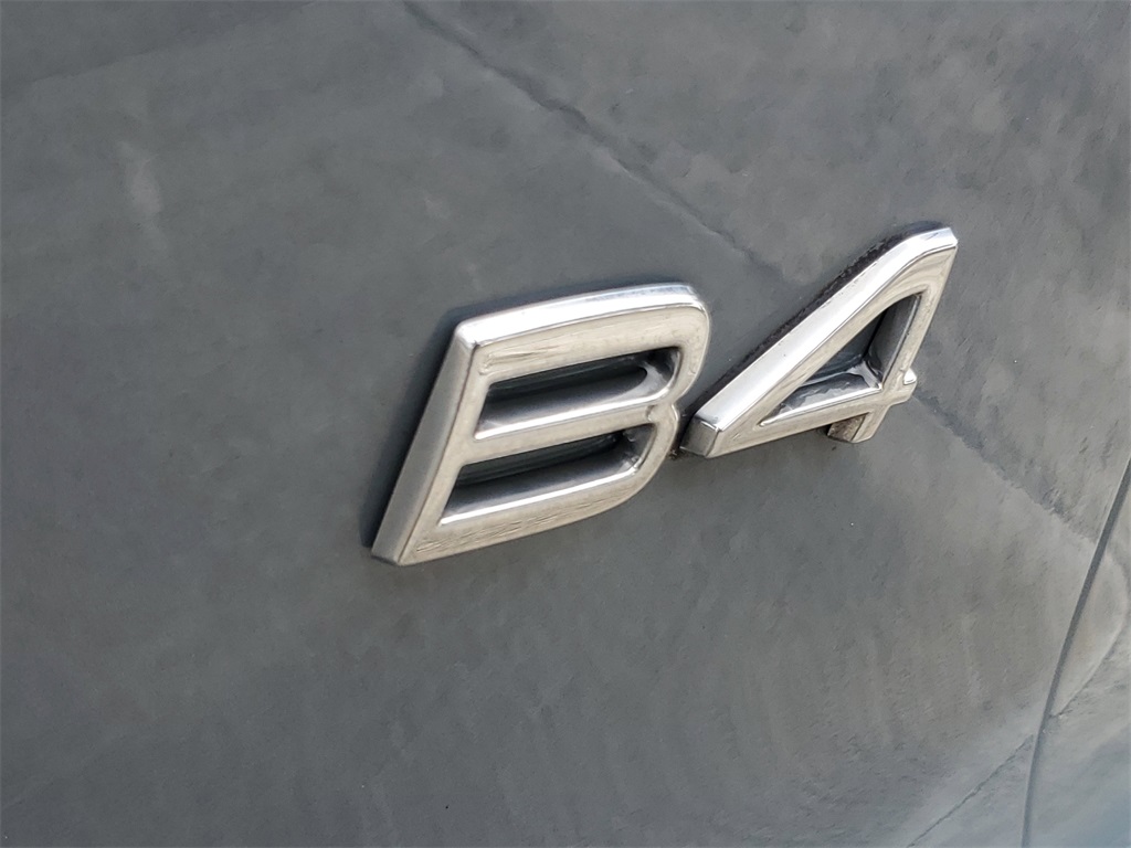 used 2023 Volvo XC40 car, priced at $26,995