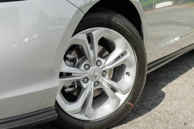 2025 Honda Accord 1.5T LX photo 2