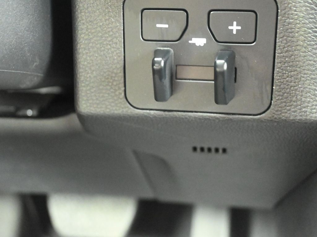 2025 Toyota Sequoia SR5 photo 27