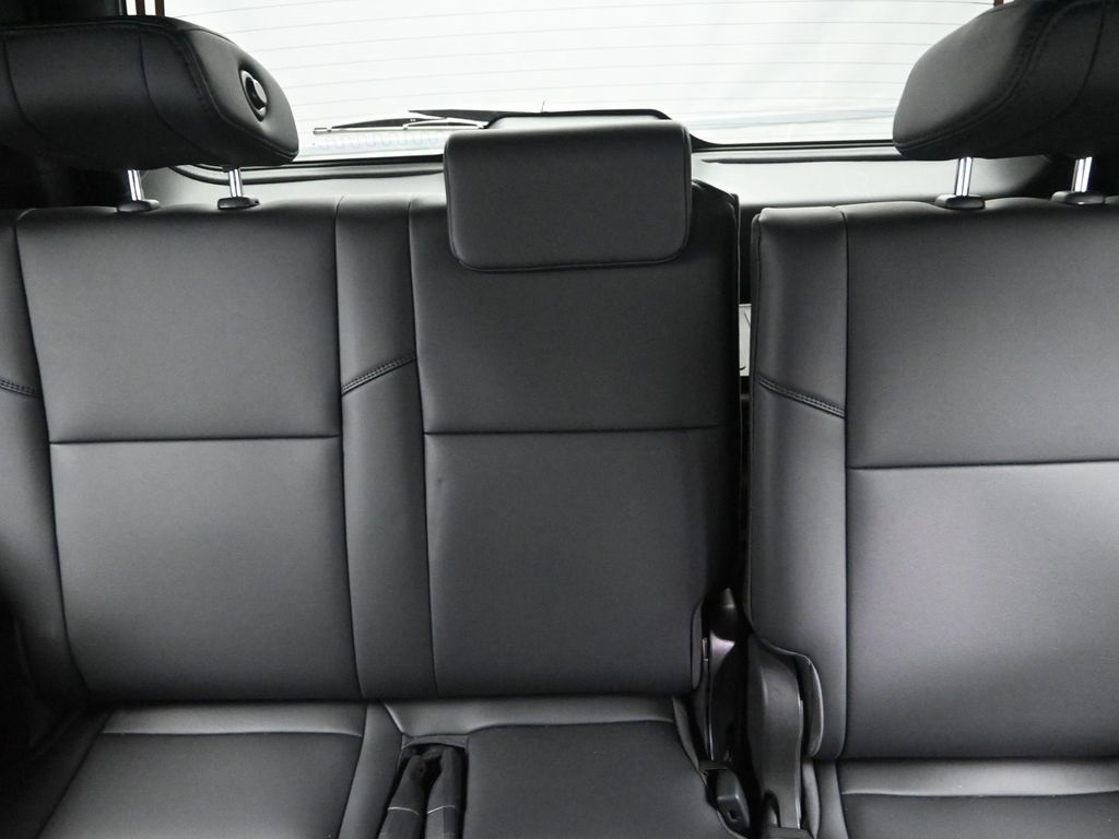 2025 Toyota Sequoia SR5 photo 33