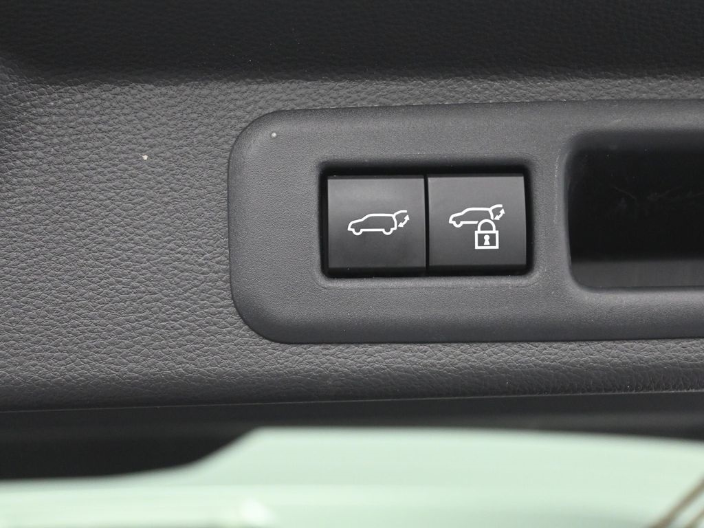 2025 Toyota Sequoia SR5 photo 38
