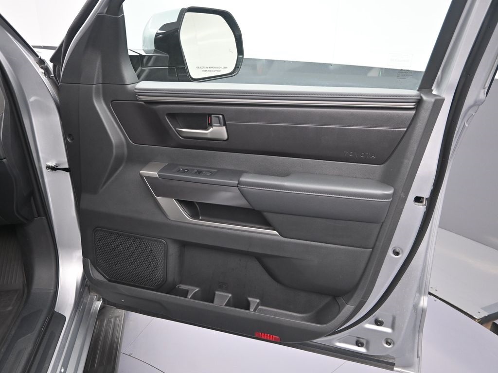 2025 Toyota Sequoia SR5 photo 40