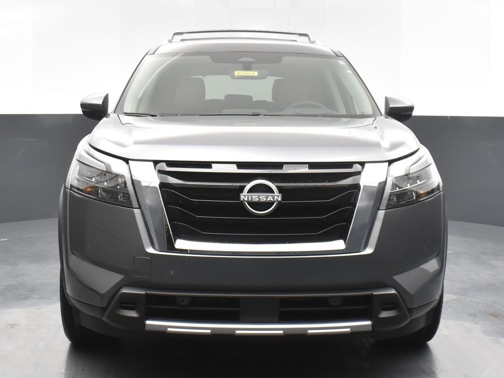 2025 Nissan Pathfinder Platinum photo 28