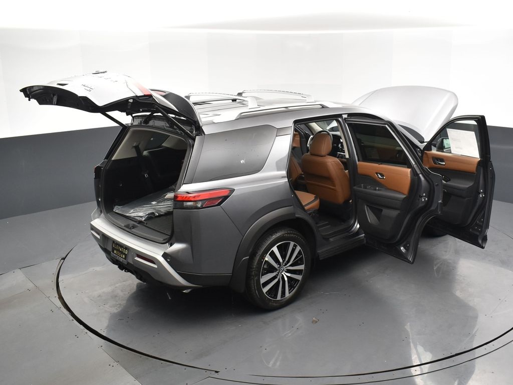 2025 Nissan Pathfinder Platinum photo 33