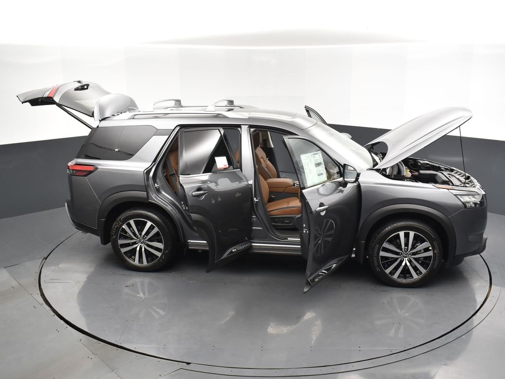 2025 Nissan Pathfinder Platinum photo 34
