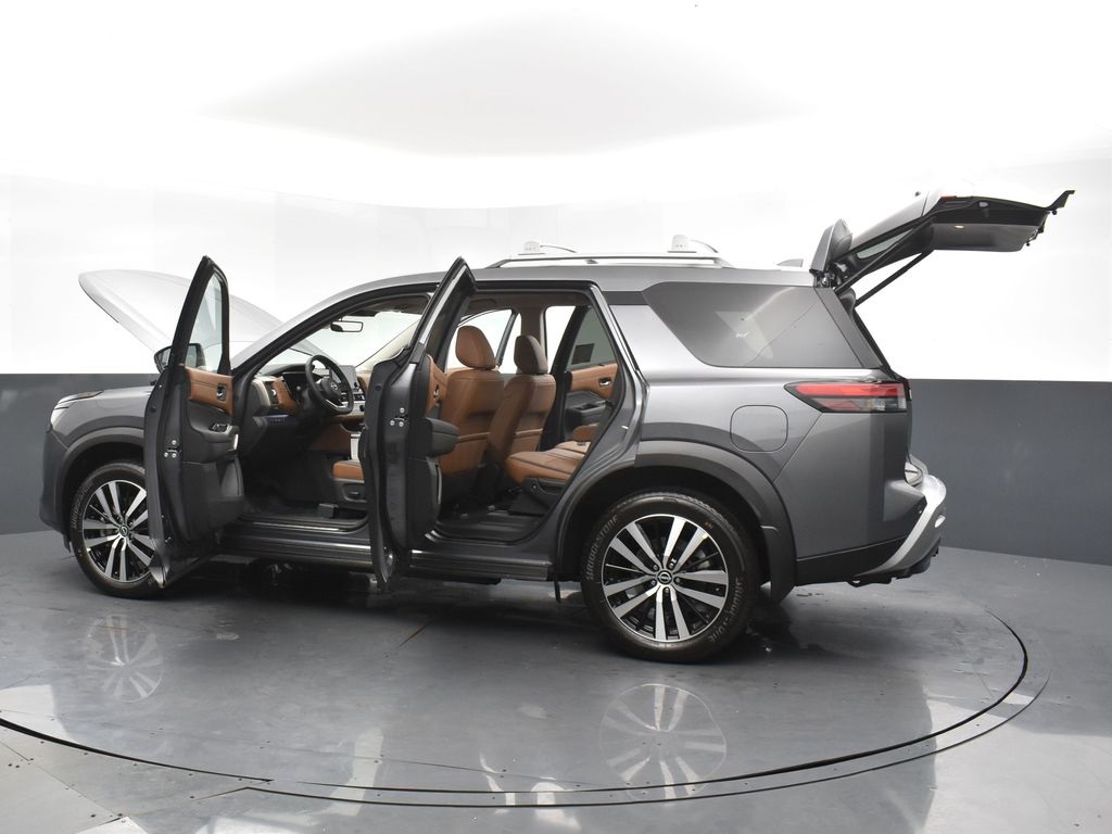 2025 Nissan Pathfinder Platinum photo 36