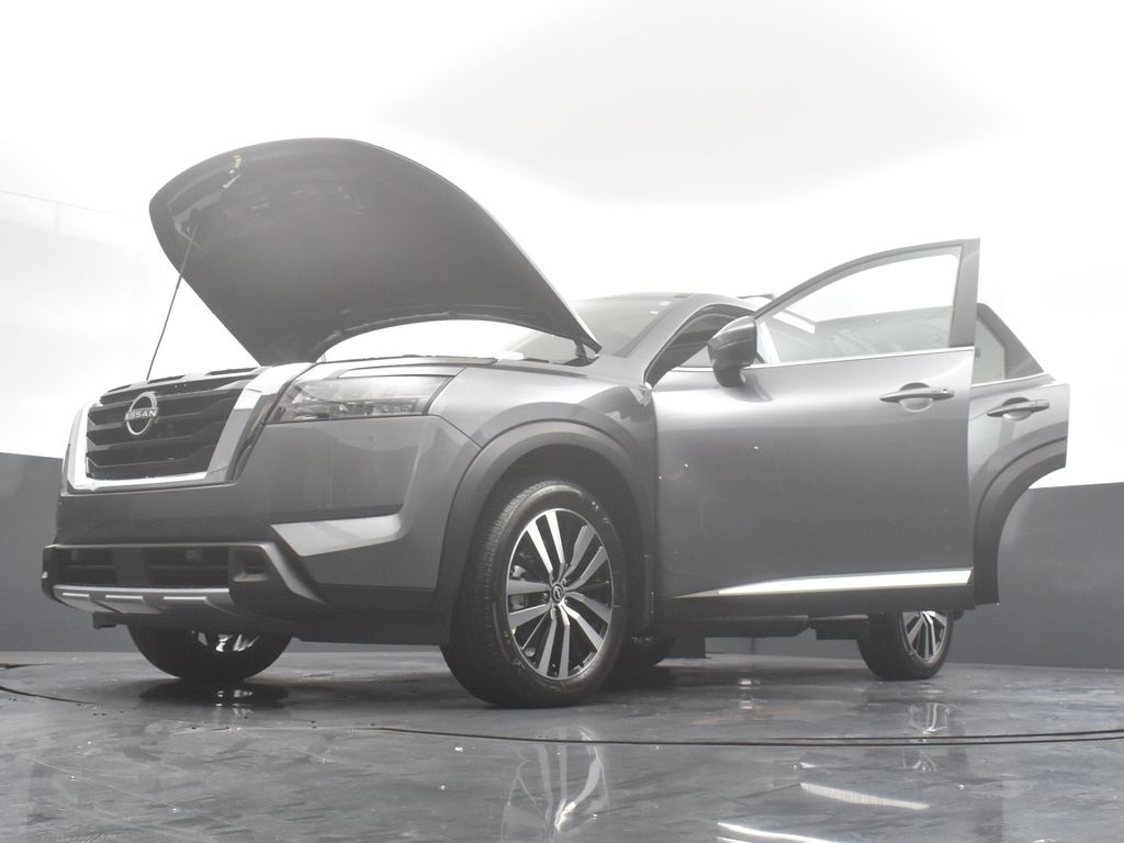 2025 Nissan Pathfinder Platinum photo 38