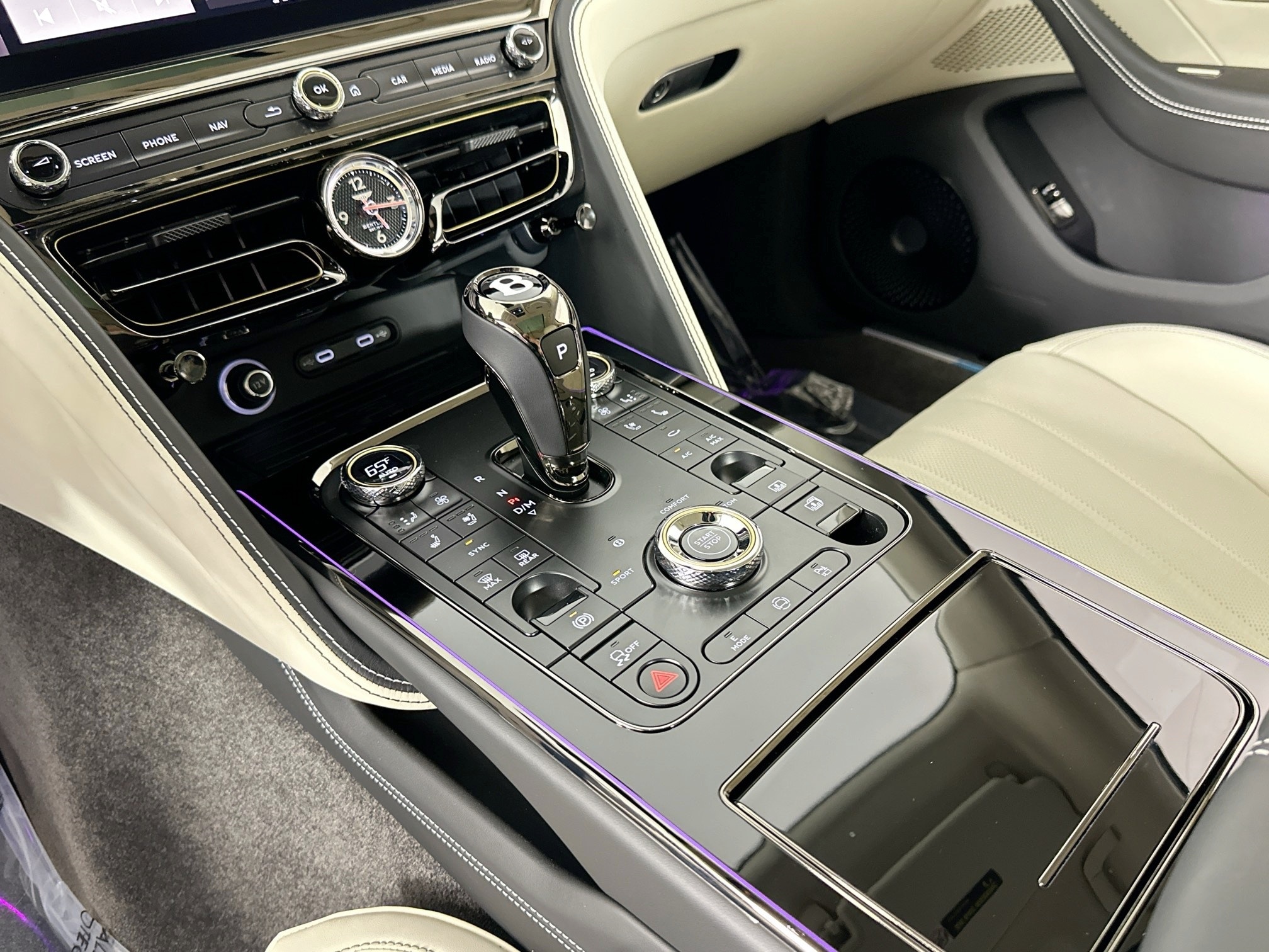 new 2025 Bentley Flying Spur car