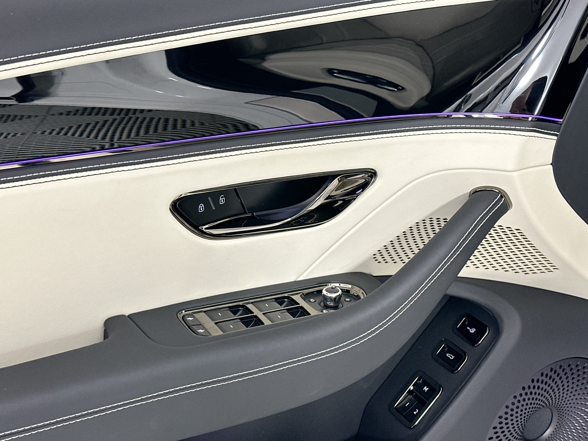 new 2025 Bentley Flying Spur car