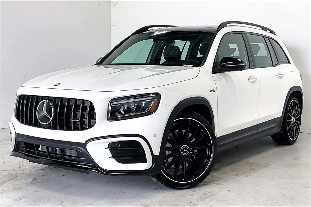 2026 Mercedes Benz GLB AMG 35 4MATIC photo 2