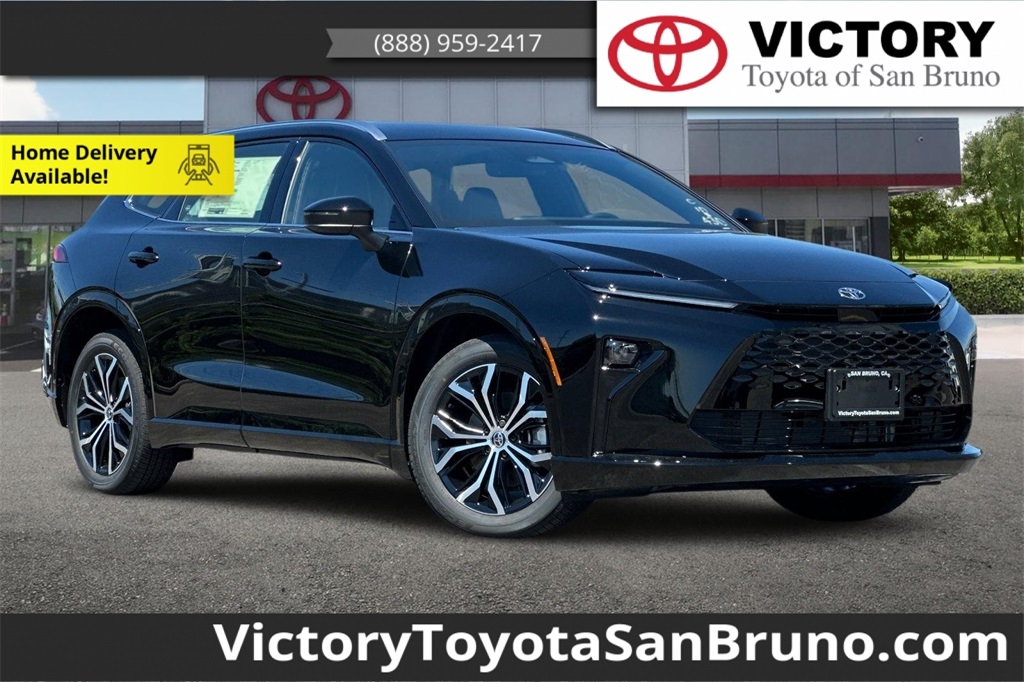 2025 Toyota Crown Signia XLE's photo