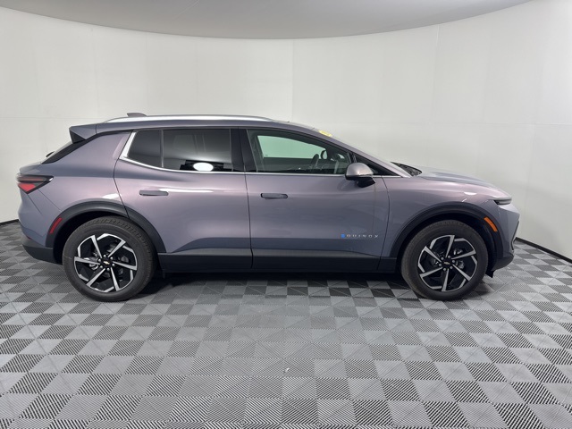 2026 Chevrolet Equinox EV 1LT photo 2