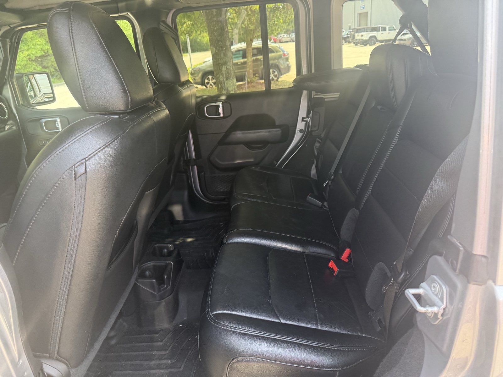 2020 Billet Silver Metallic Clearcoat Jeep Wrangler Unlimited Unlimited Sahara Altitude 4X4 SUV