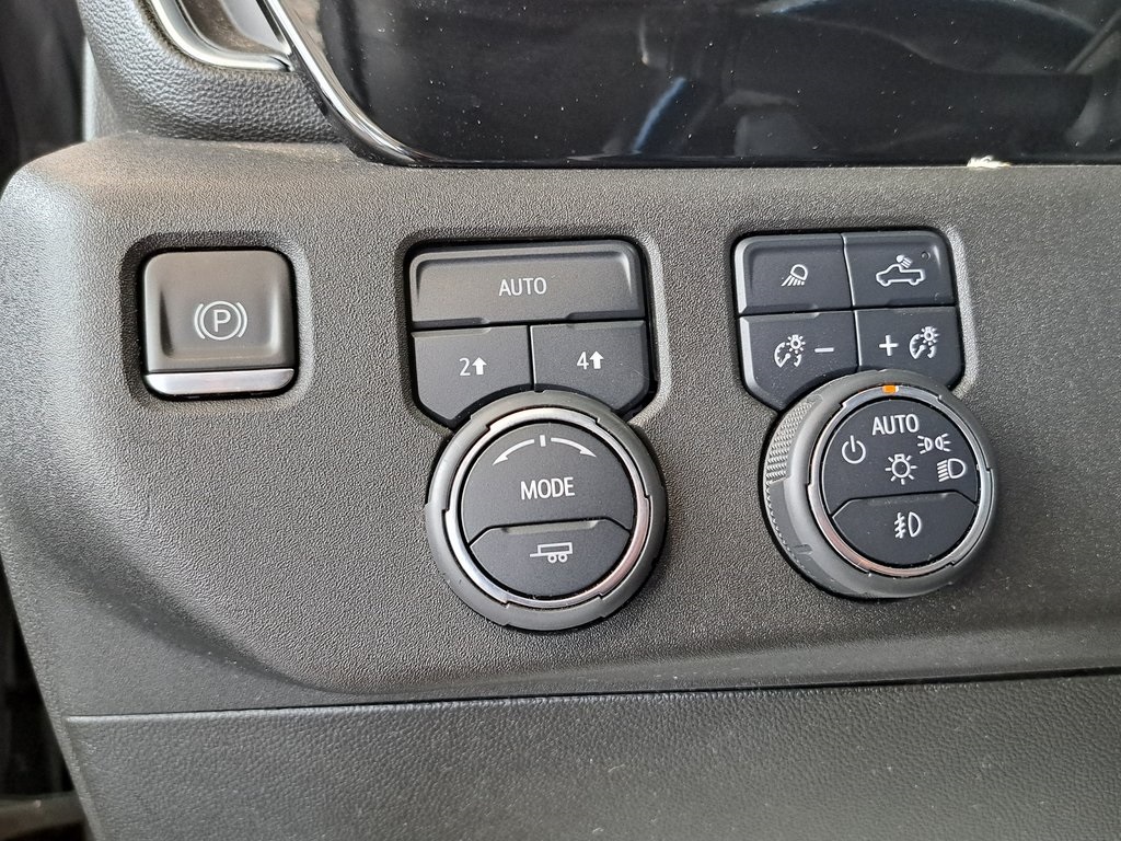 2022 Chevrolet Silverado 1500 RST 4D Crew Cab 4WD 12