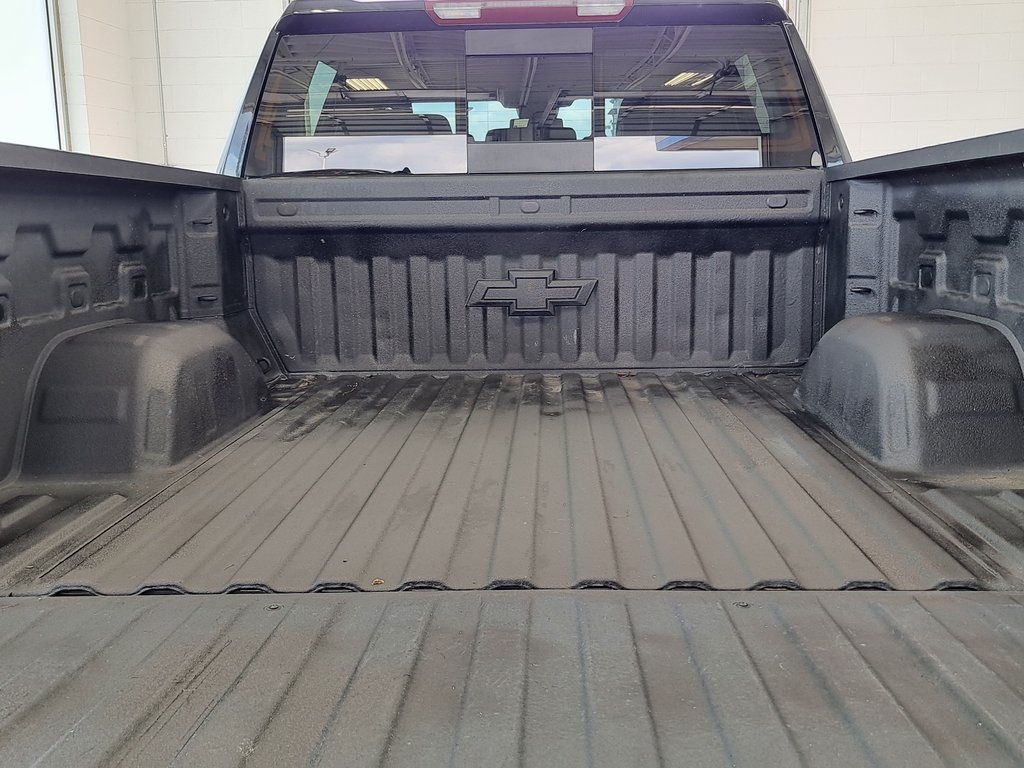 2022 Chevrolet Silverado 1500 RST 4D Crew Cab 4WD 30