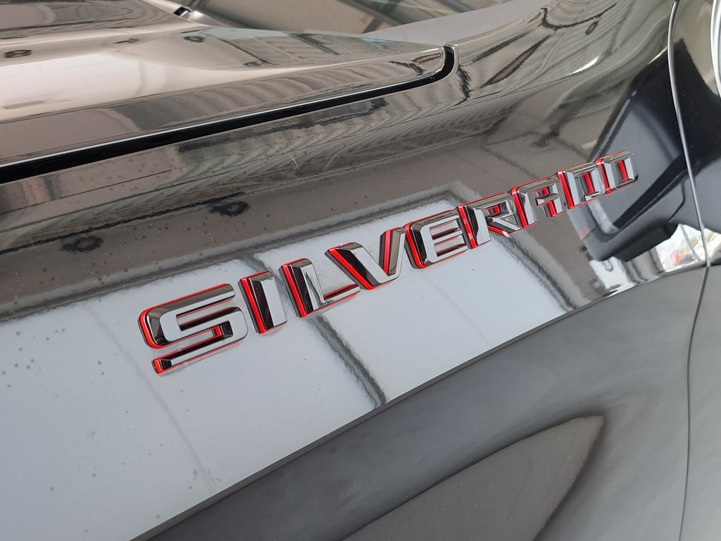 2022 Chevrolet Silverado 1500 RST 4D Crew Cab 4WD 31