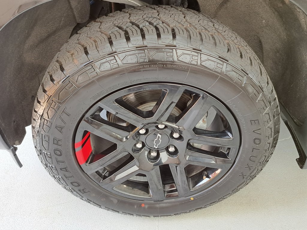 2022 Chevrolet Silverado 1500 RST 4D Crew Cab 4WD 33