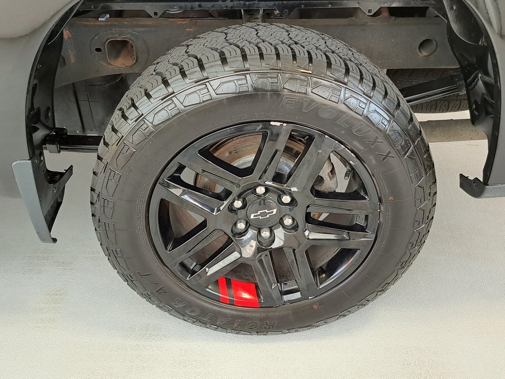 2022 Chevrolet Silverado 1500 RST 4D Crew Cab 4WD 34