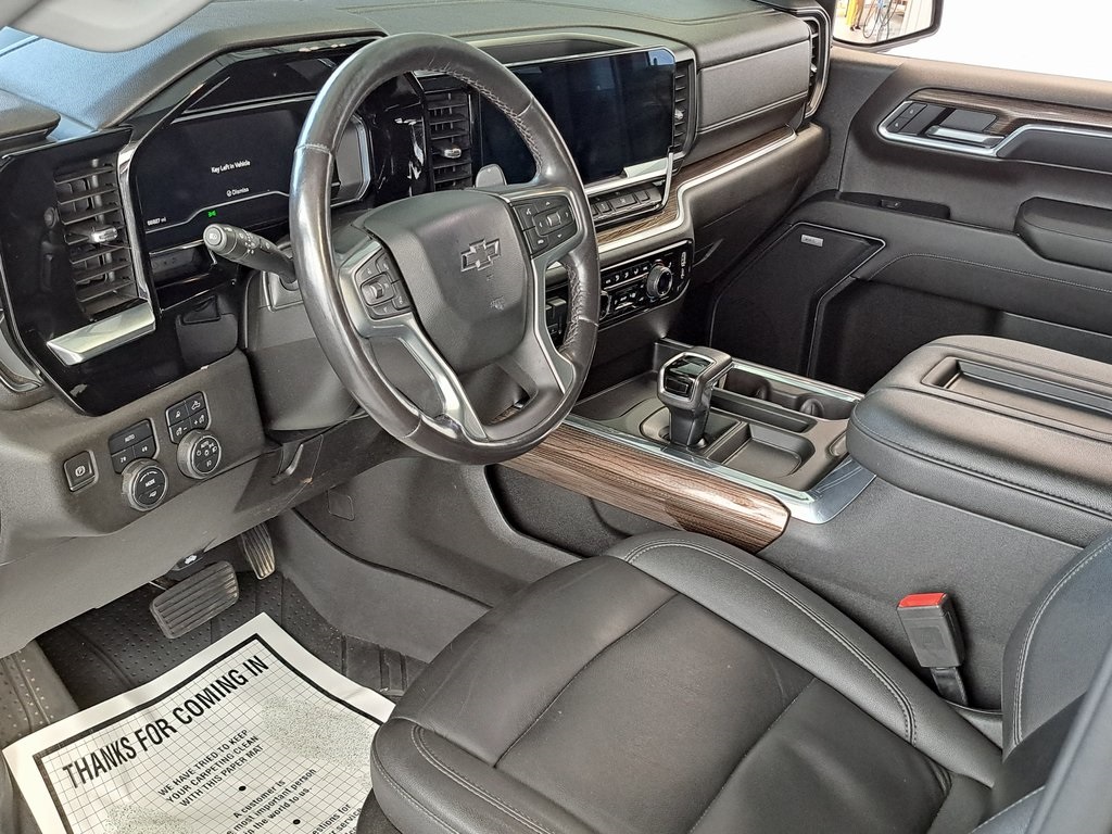 2022 Chevrolet Silverado 1500 RST 4D Crew Cab 4WD 8