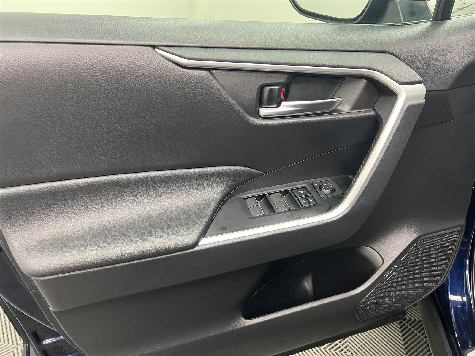 used 2022 Toyota RAV4 car, priced at $28,888