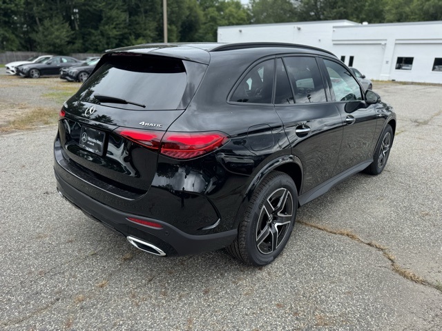 2025 Mercedes Benz GLC 350e 4MATIC photo 3