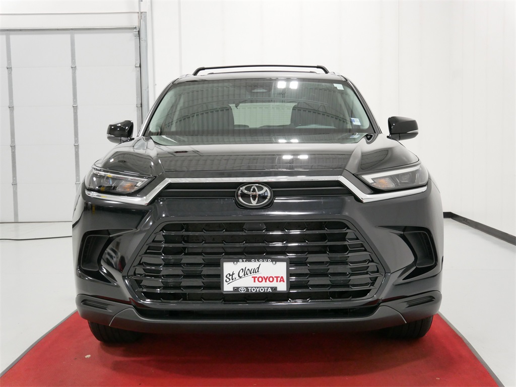 Used 2025 Toyota Grand Highlander XLE with VIN 5TDAAAB50SS070727 for sale in Waite Park, Minnesota