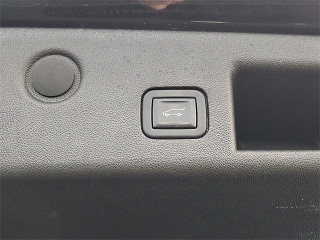 used 2023 Chevrolet Equinox car, priced at $22,950