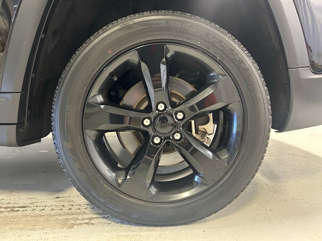 used 2023 Jeep Grand Cherokee L car, priced at $31,660