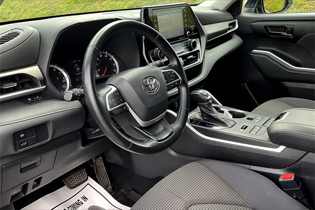 2022 White Toyota Highlander LE AWD SUV