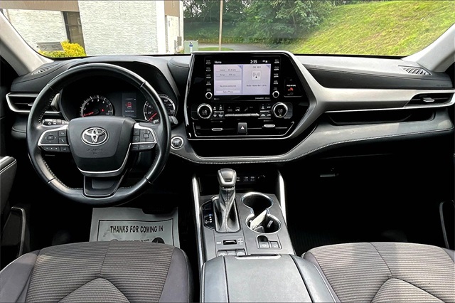 2022 White Toyota Highlander LE AWD SUV