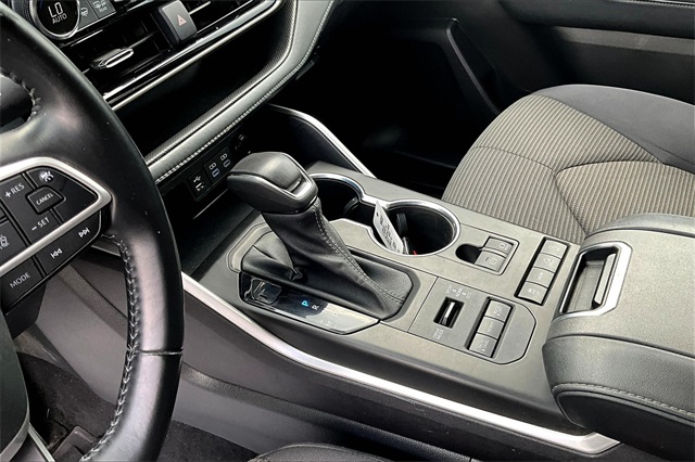 2022 White Toyota Highlander LE AWD SUV