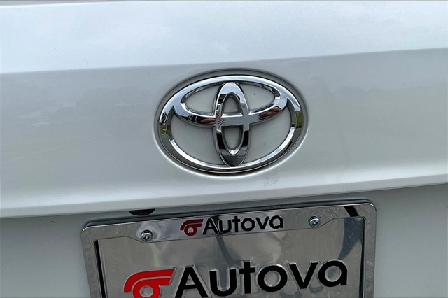 2022 White Toyota Highlander LE AWD SUV