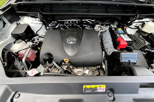 2022 White Toyota Highlander LE AWD SUV