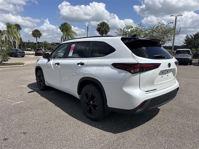 2025 Toyota Highlander Hybrid XLE photo 4