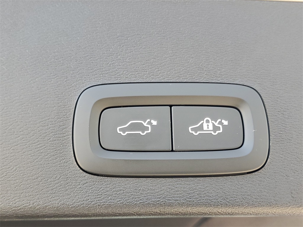 used 2025 Volvo XC40 car, priced at $31,195