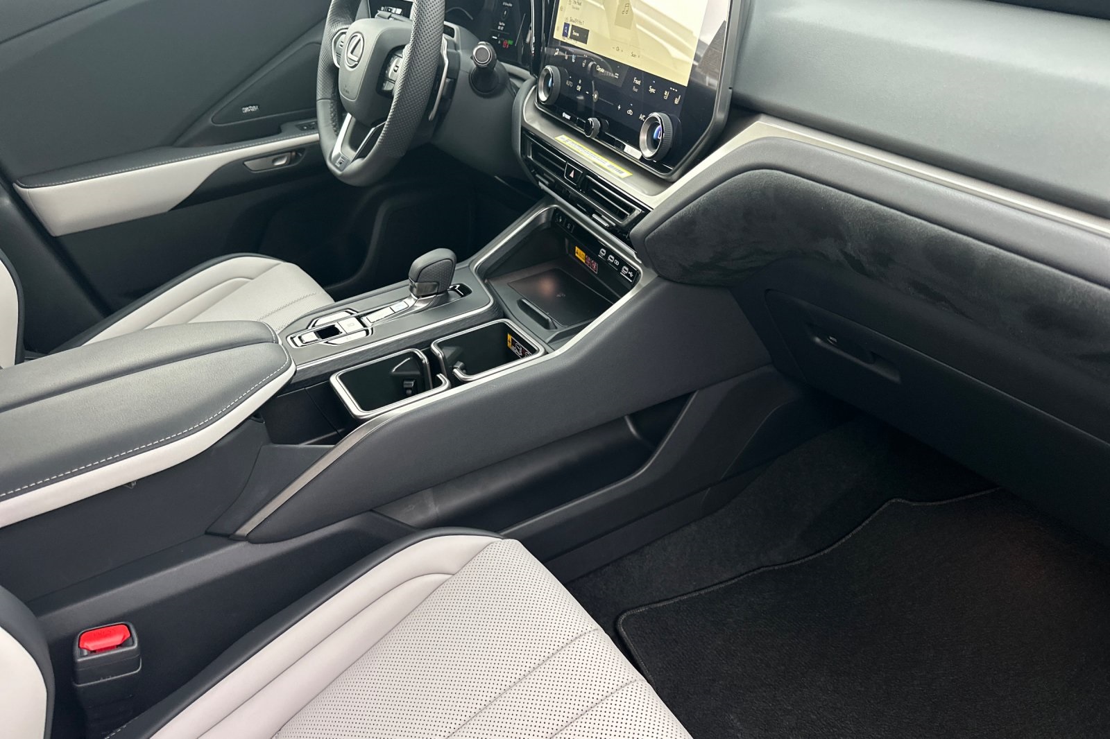 2026 Lexus TX 500h F SPORT Performance Premium photo 11