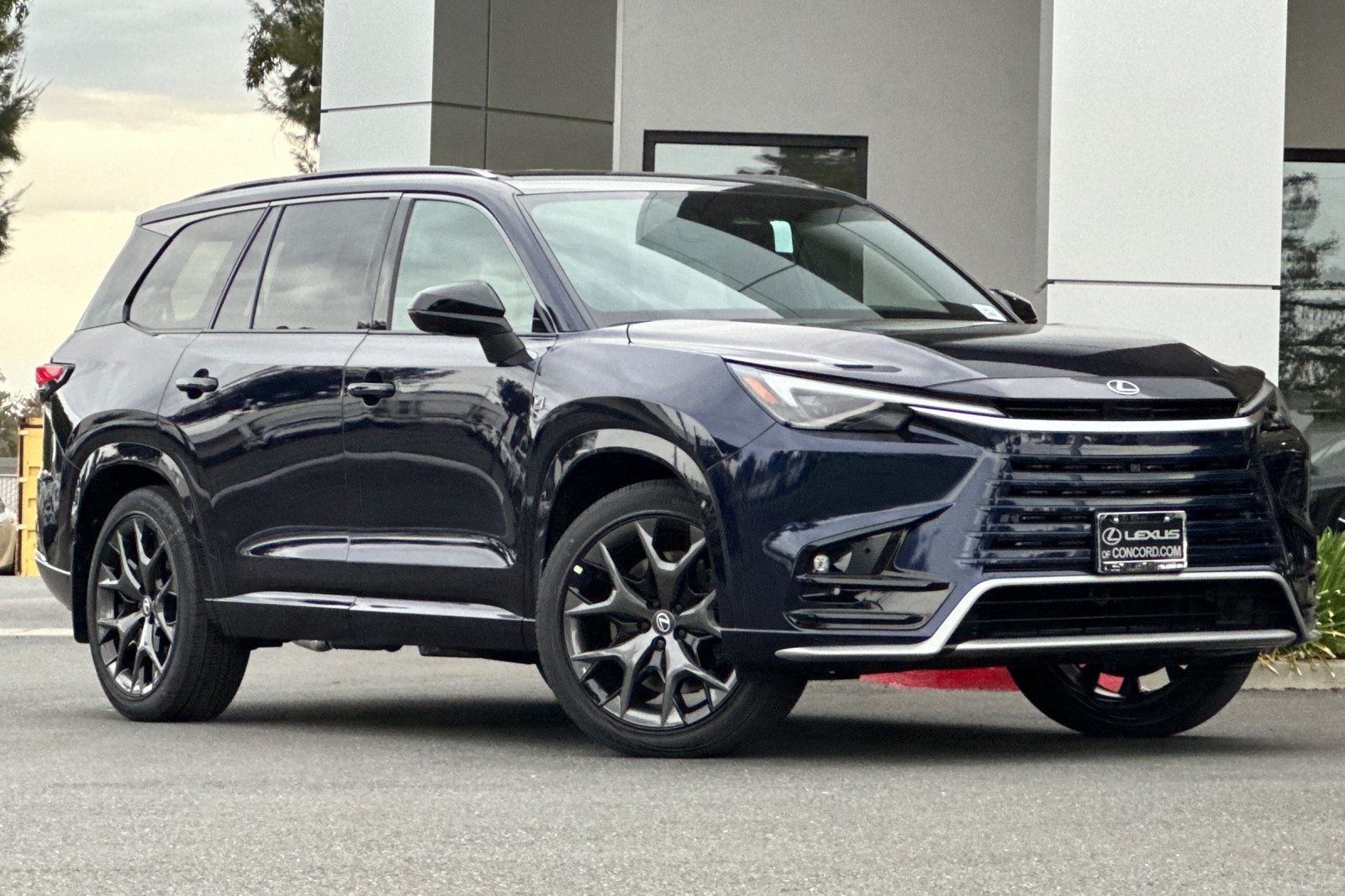 2026 Lexus TX 500h F SPORT Performance Premium photo 2