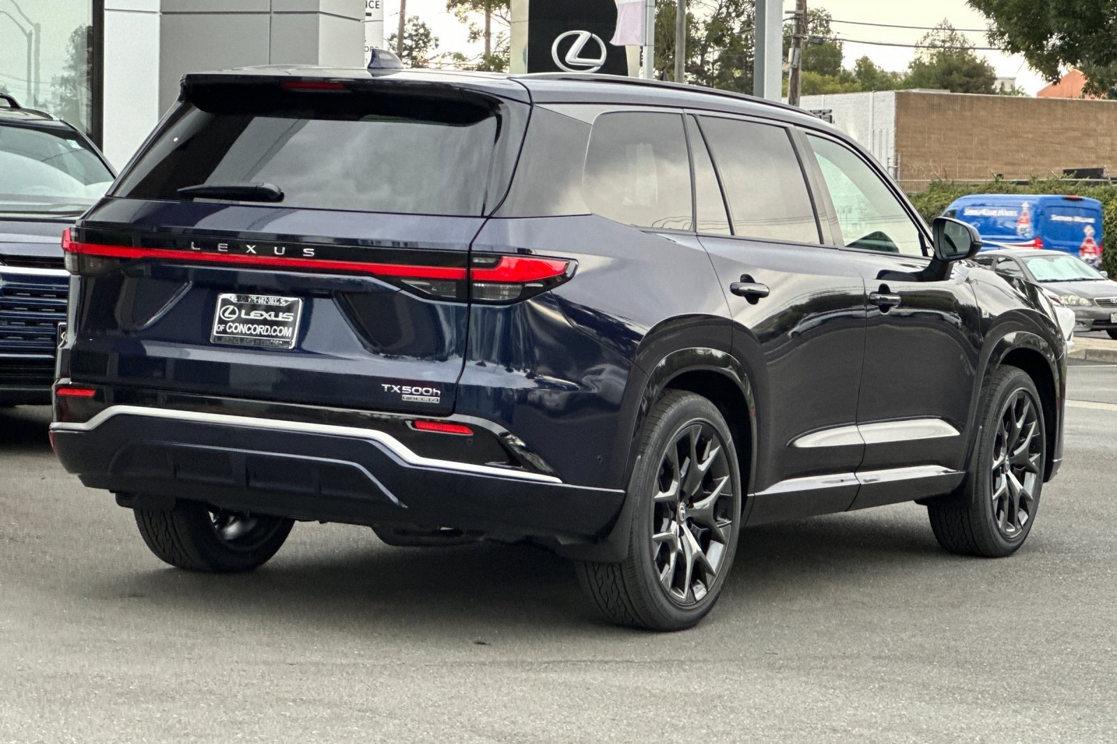 2026 Lexus TX 500h F SPORT Performance Premium photo 4
