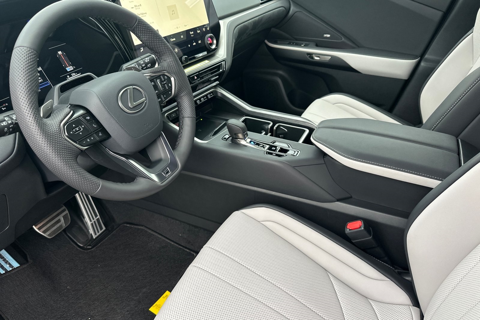 2026 Lexus TX 500h F SPORT Performance Premium photo 7