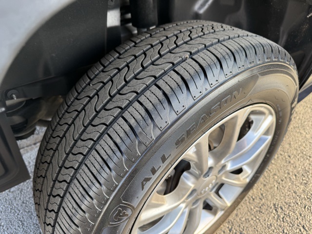 used 2019 Jeep Cherokee car, priced at $13,886