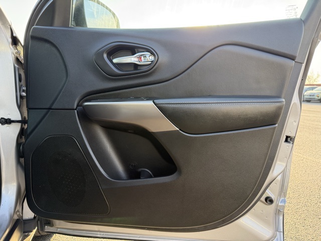 used 2019 Jeep Cherokee car, priced at $13,886