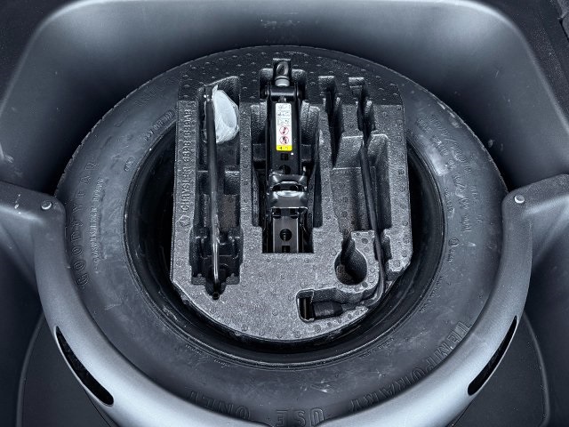 2018 Jeep Grand Cherokee Altitude photo 18