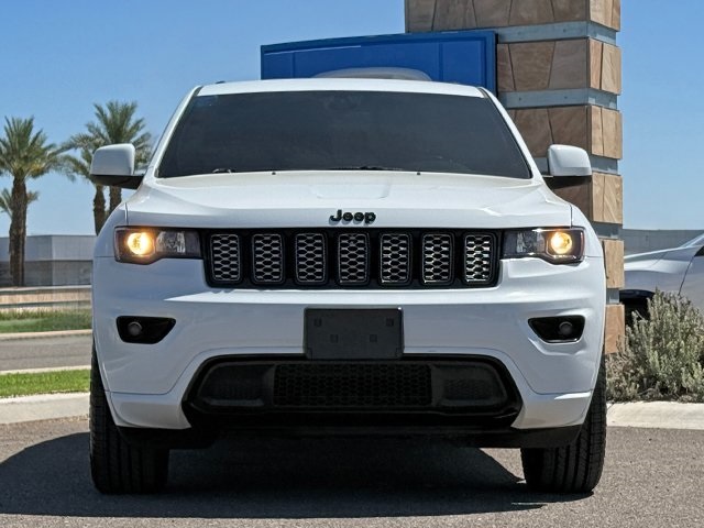 2018 Jeep Grand Cherokee Altitude photo 2