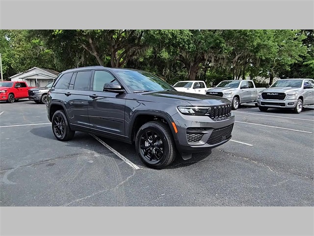 2025 Jeep Grand Cherokee Altitude X 4x2